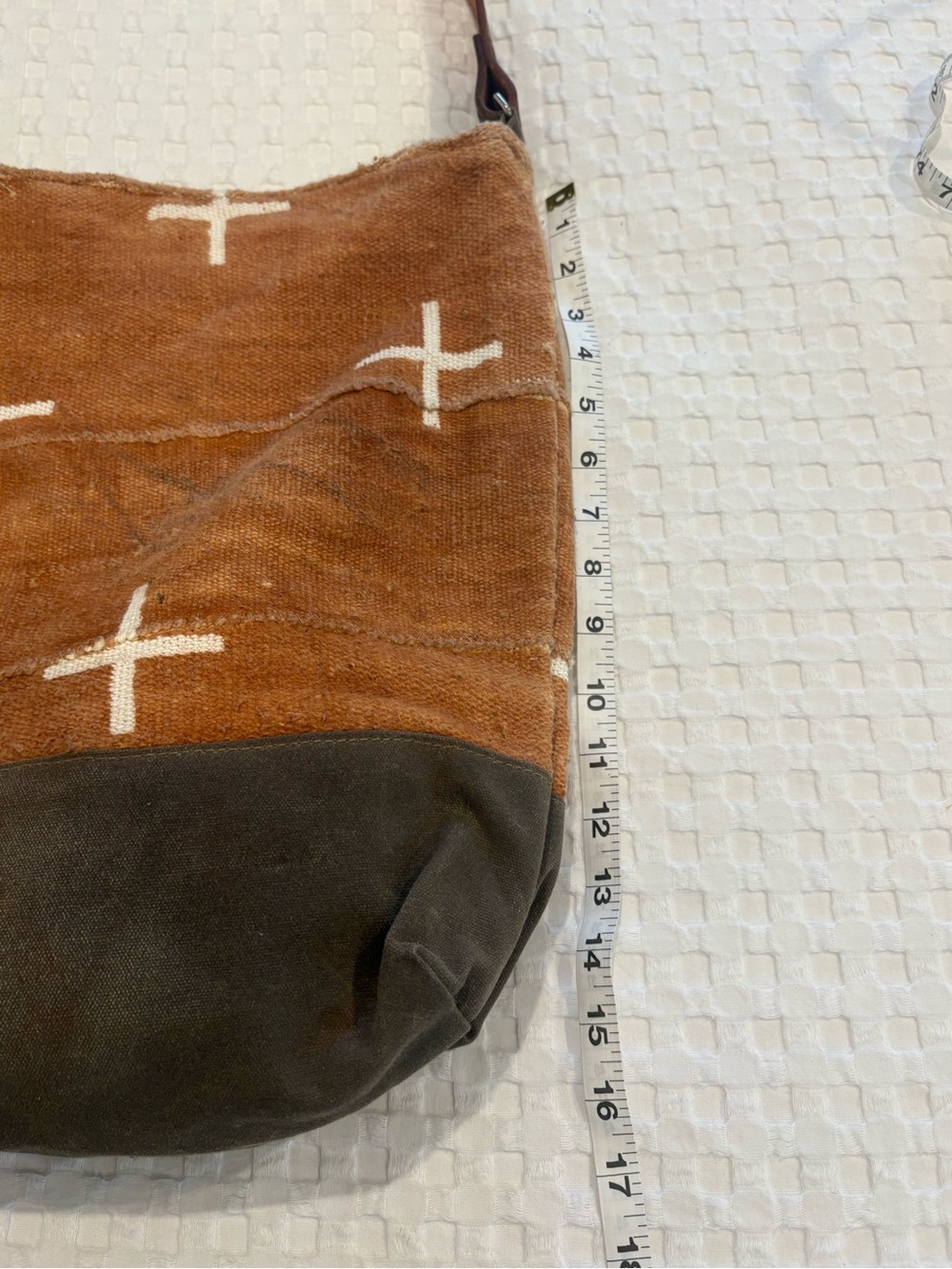 Jenna Bee Handmade tote crafted from African mudcloth - Picture 5 of 9